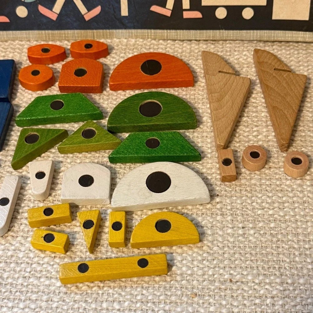 Vintage Toia Wooden Magentic Toy Playset Set‎ Wooden Blocks Shapes Figures